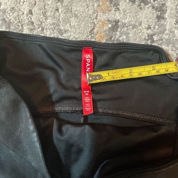 SPANX FAUX LEATHER LEGGINGS! EUC! SIZE M - Picture 4 of 8